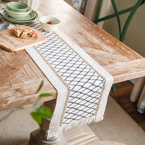 Chemin de table coton bohème géométrique pompons beige