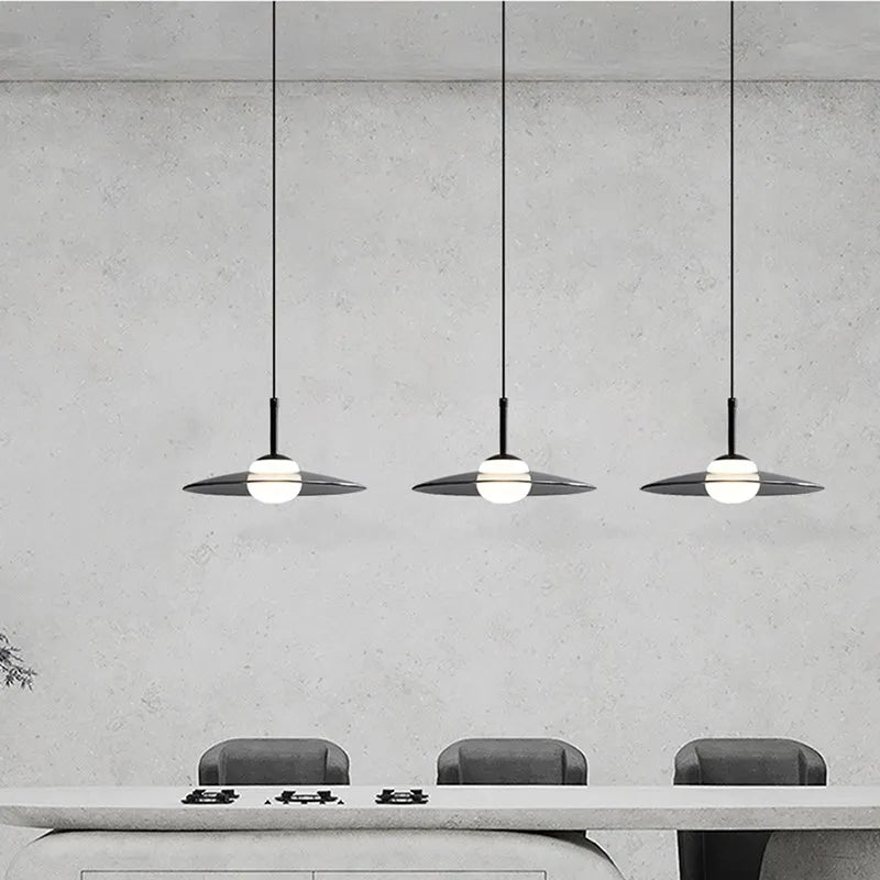 Minimalist Nordic design glass LED pendant light - vue 4 sur 23