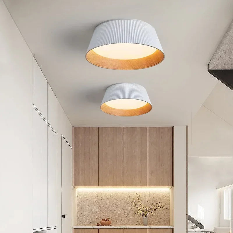 Elegant minimalist LED ceiling light with decorative suspended design - vue 4 sur 10