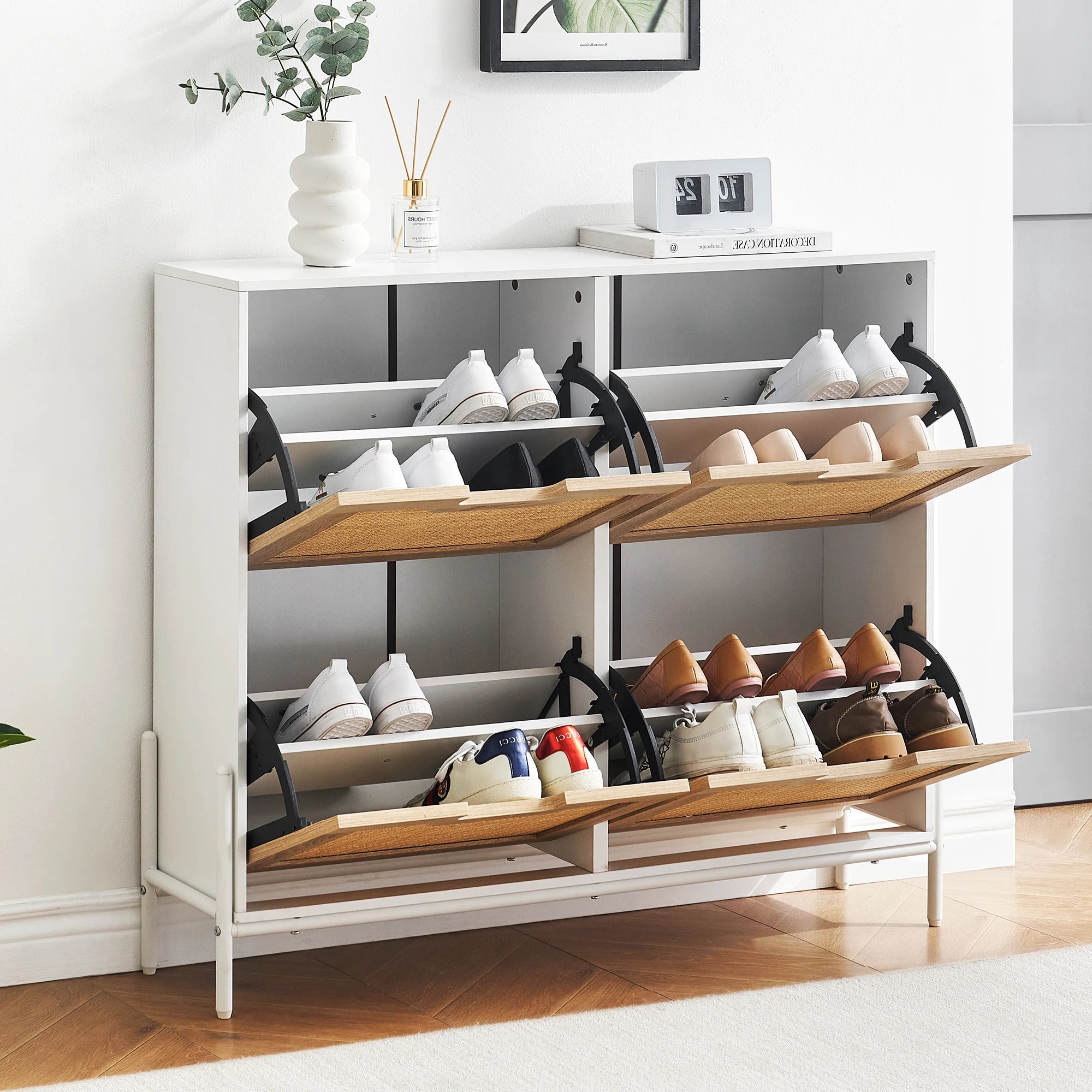 meuble à chaussures en rotin naturel avec portes rabattables et étagères réglables - vue 4 sur 9