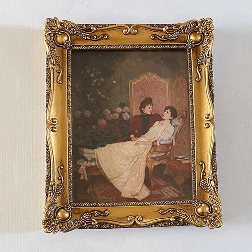 Rectangular retro gold resin photo frame. Wall relief with frame painting, combination of creative picture frame. Canvas album. - vue 12 sur 11