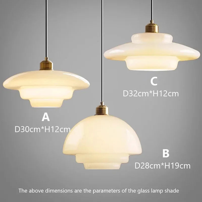 suspension décorative en verre de lait style nordique moderne - vue 5 sur 9
