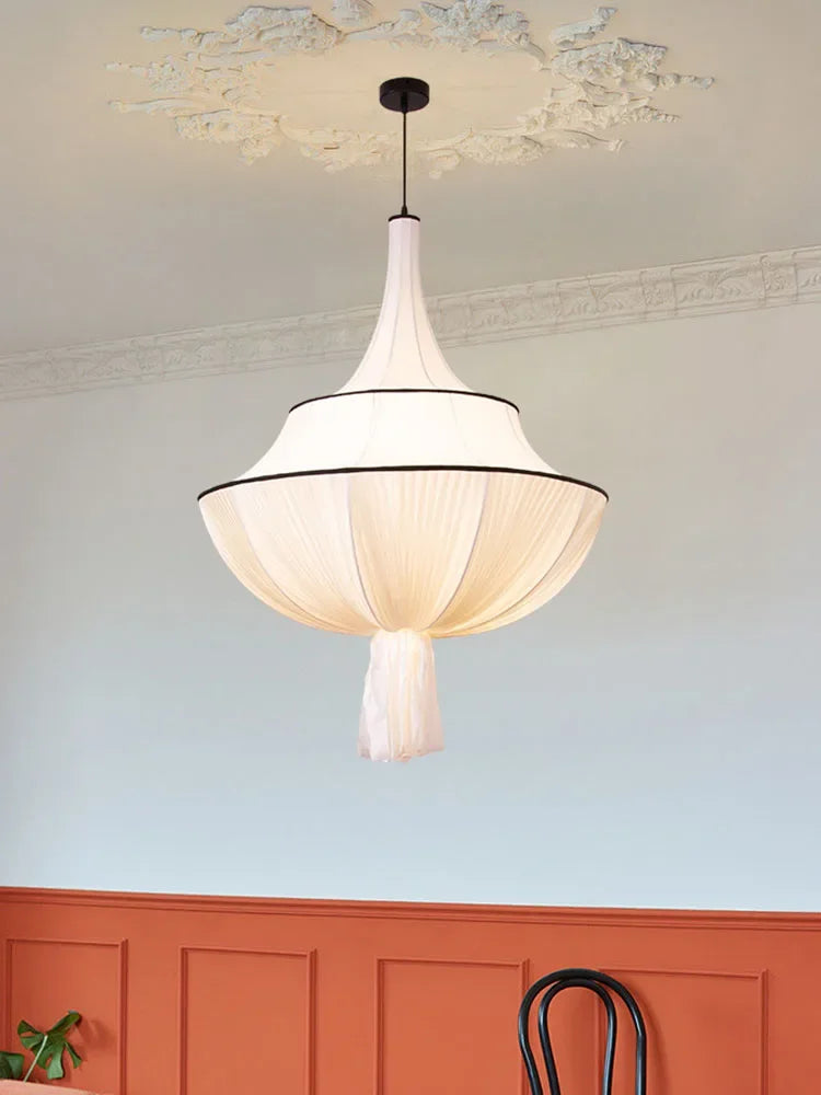 Suspension médiévale française design artistique nordique