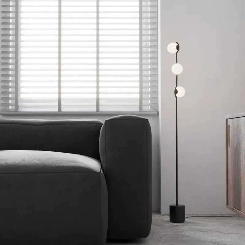 lampadaire post-moderne design nordique à trois têtes en verre blanc - vue 2 sur 10