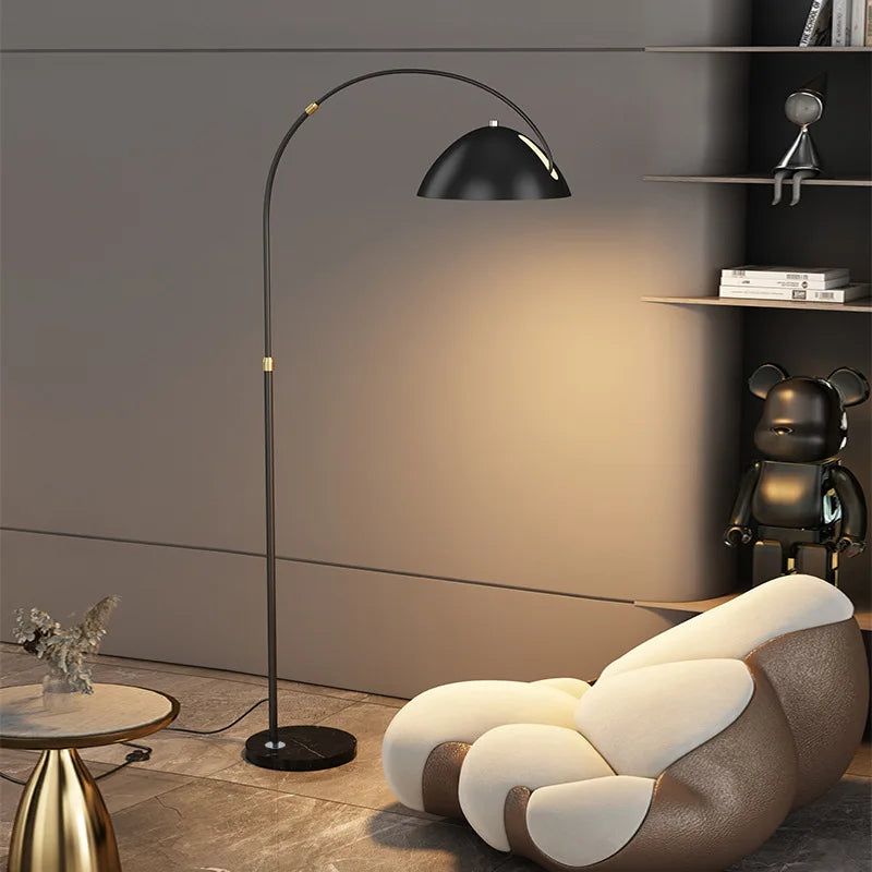 lampadaire en marbre design moderne minimaliste noir et or