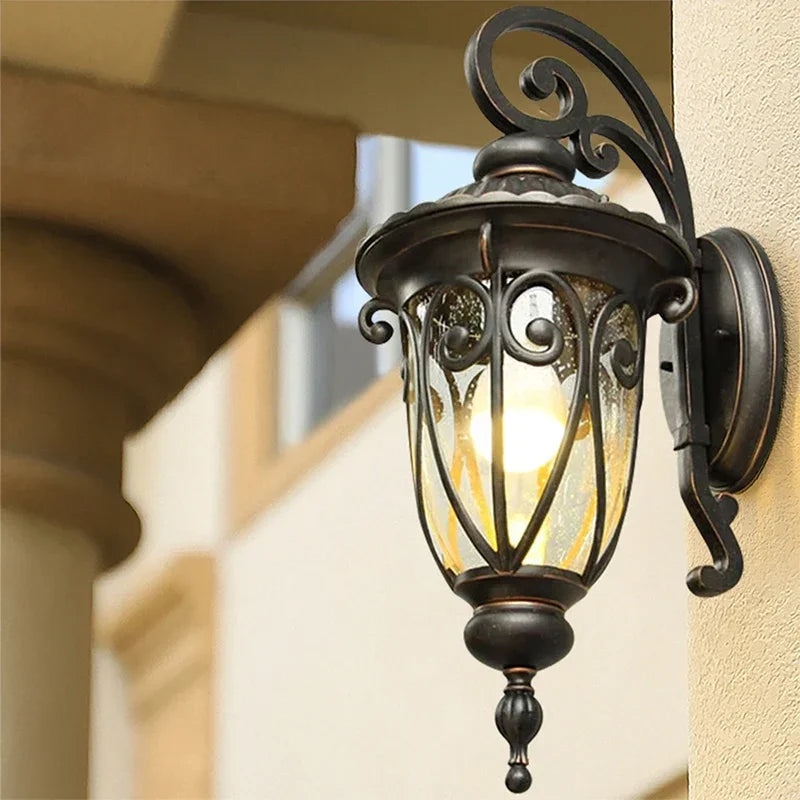 Contemporary waterproof LED outdoor wall light for modern spaces - vue 3 sur 6