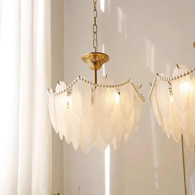 plafonnier de luxe en verre et plumes pour un éclairage décoratif intérieur - vue 3 sur 11