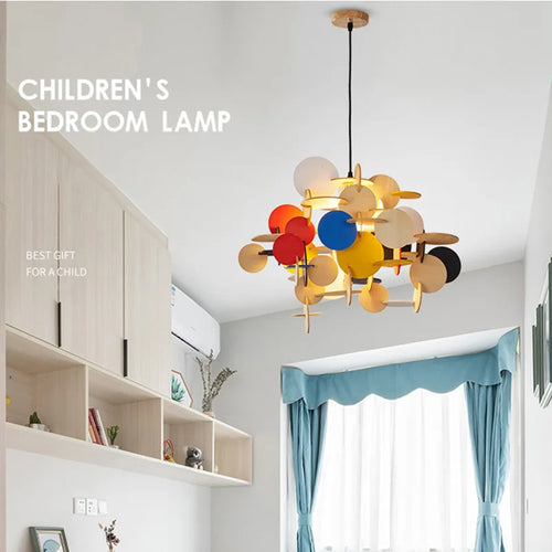Modern Nordic wooden chandelier with colourful decorative lighting - vue 4 sur 8