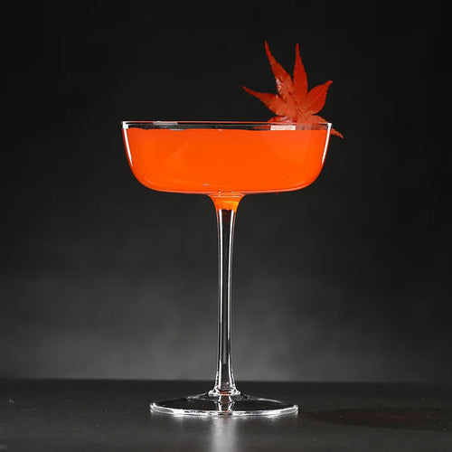 Verres a pied elegants pour cocktails champagne vin