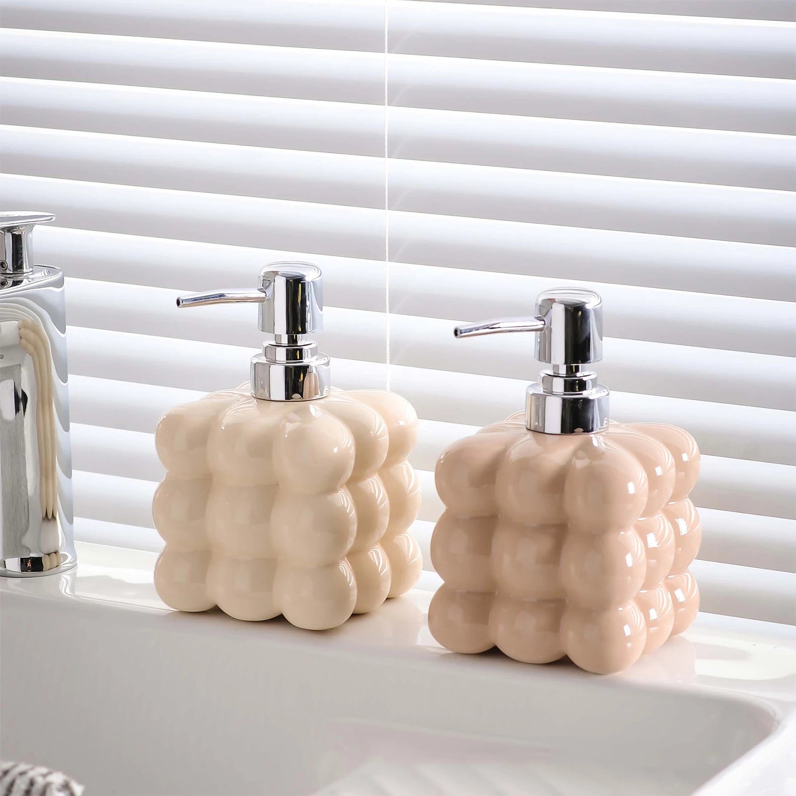 distributeur rechargeable de shampoing et savon moussant - vue 4 sur 9