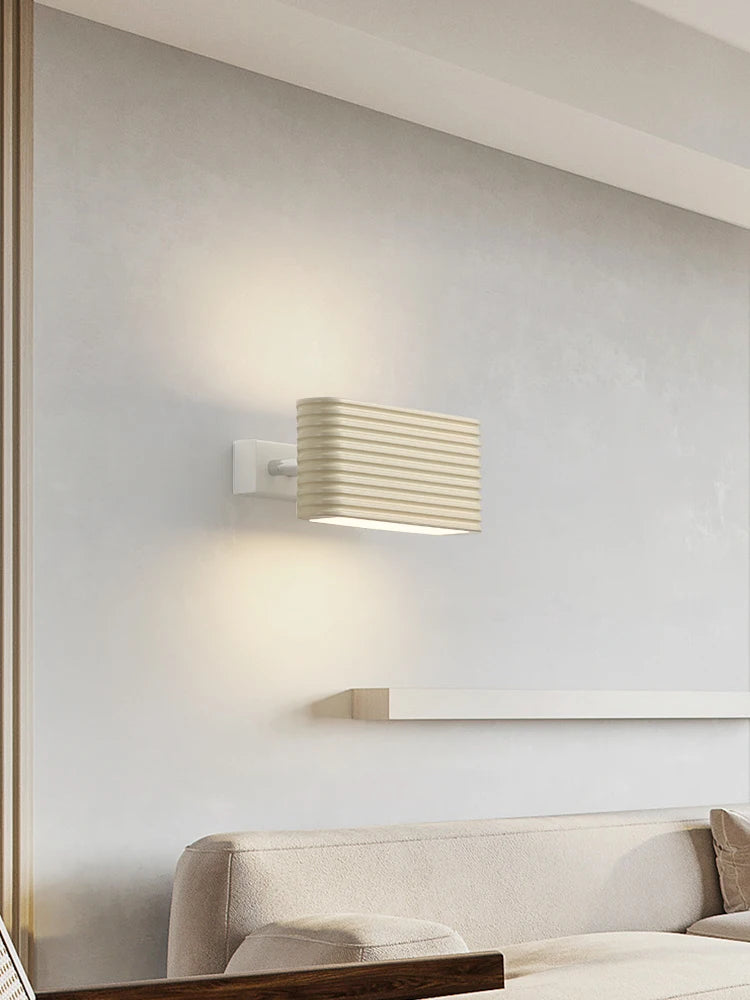 Minimalist wall light for restaurant and interior decoration - vue 4 sur 14