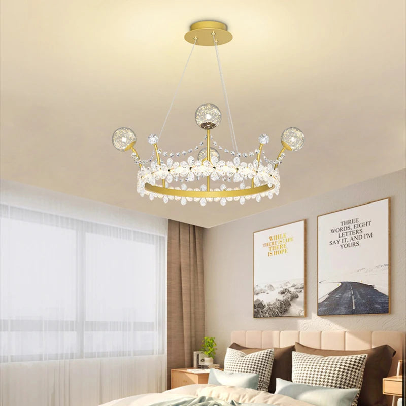 Lustres en couronne de cristal pour chambre de garçons et filles - vue 5 sur 10