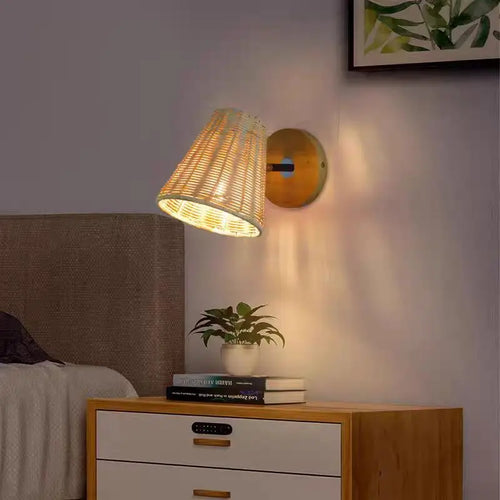 Japanese rattan wall light for minimalist interior decor - vue 4 sur 8