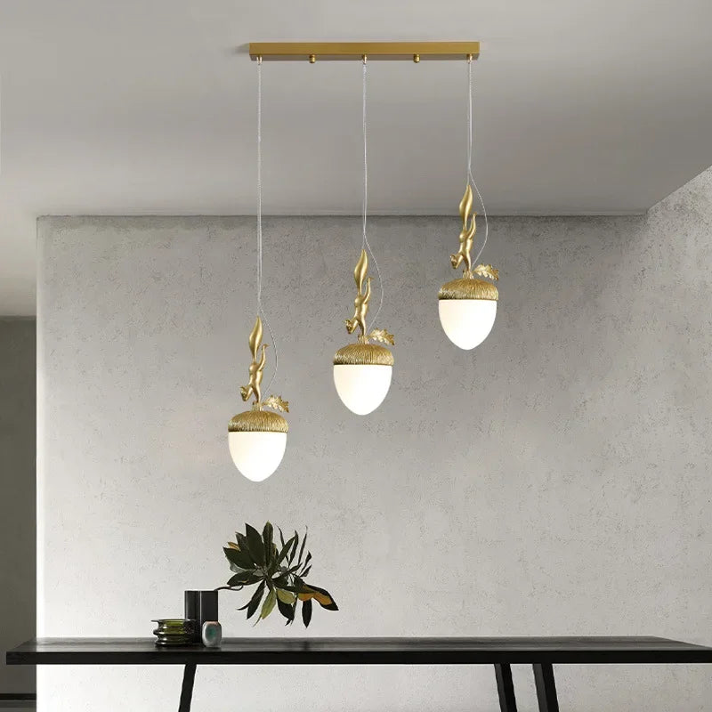 2024 French Modern Simple Cartoon Pinecone Squirrel Pendant Lights Personality Clothes Shop Bar Desk Bedroom Bedside Chandelier - vue 6 sur 10