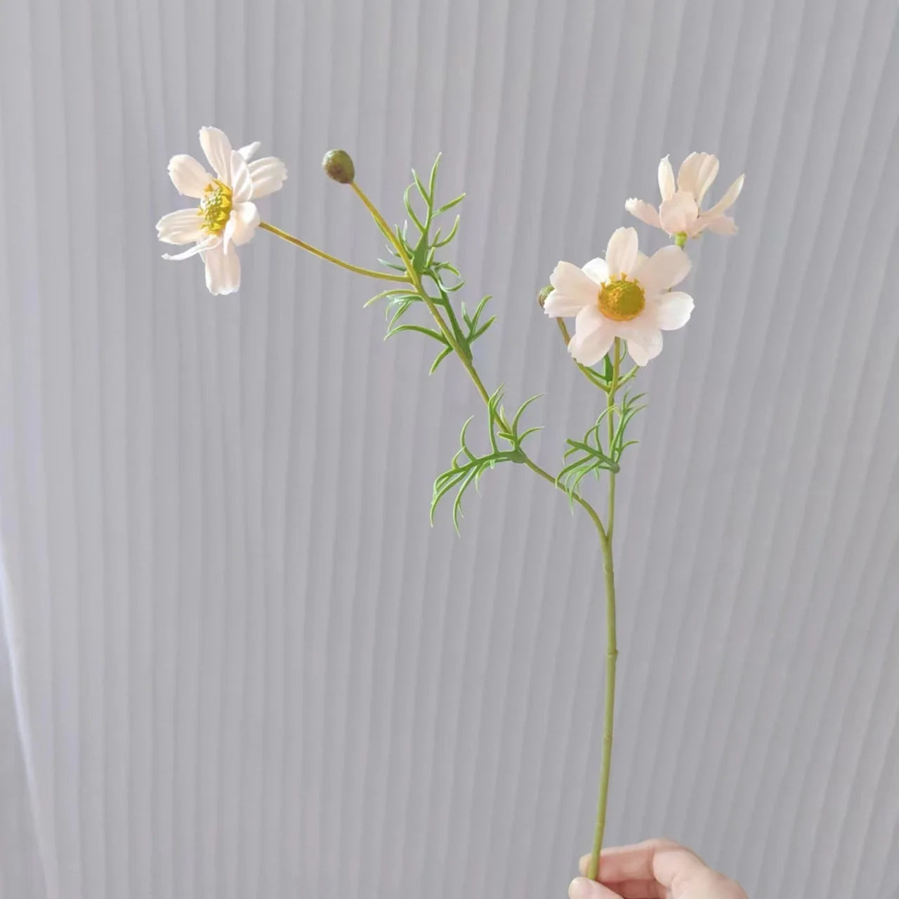 Realistic artificial daisy flowers for decoration and DIY - vue 8 sur 10