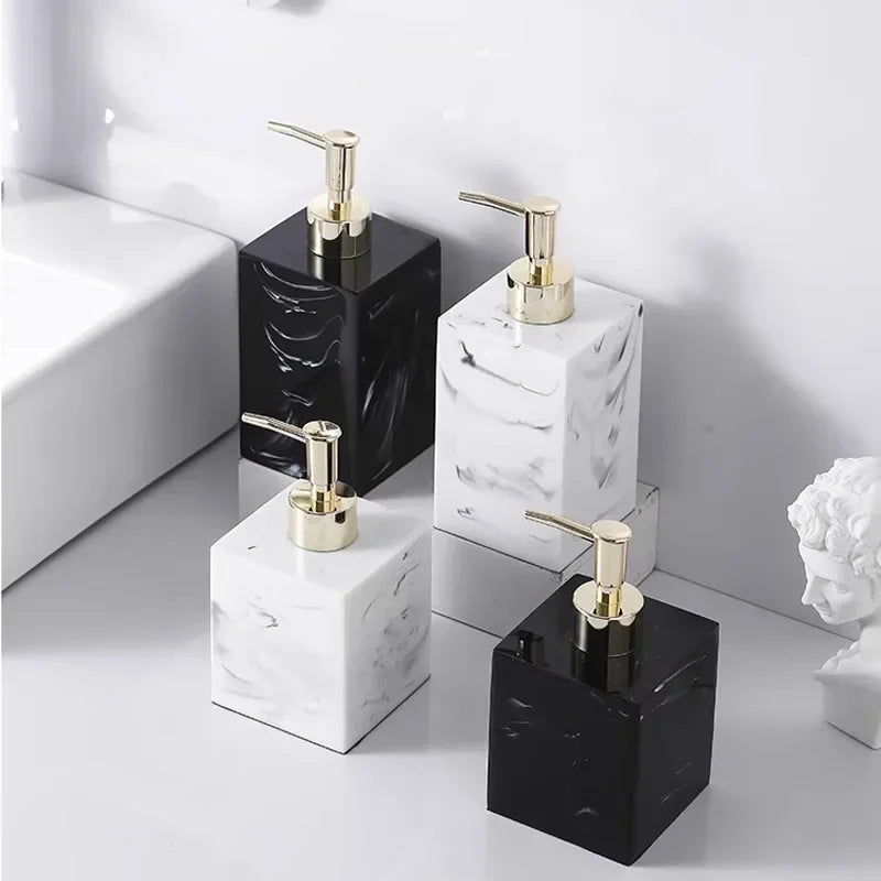 bouteille de désinfectant pour les mains et lotion portable - vue 2 sur 12