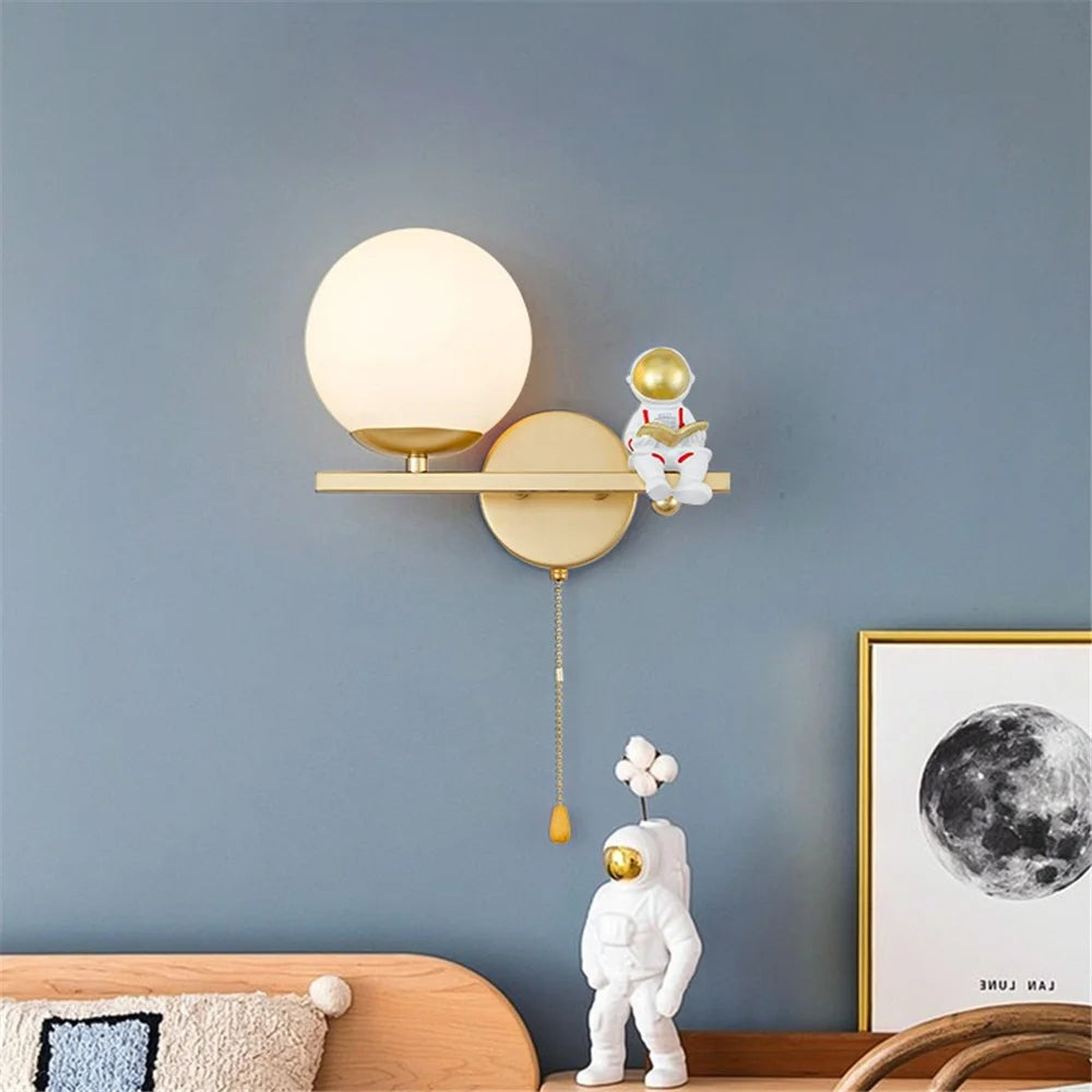 applique murale led astronaute en verre doré pour chambre enfant - vue 6 sur 8