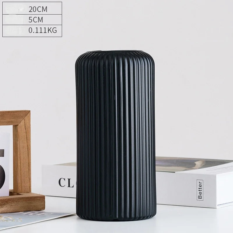 vase moderne en plastique pour décoration florale nordique - vue 25 sur 26