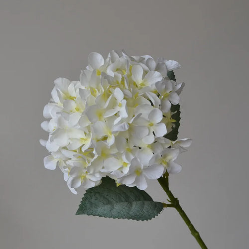 Realistic artificial hydrangea flower for wedding and floral decoration