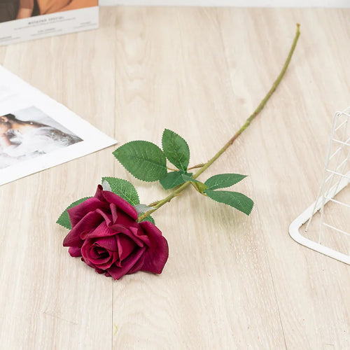 Realistic artificial rose branch for decoration and photography - vue 8 sur 11