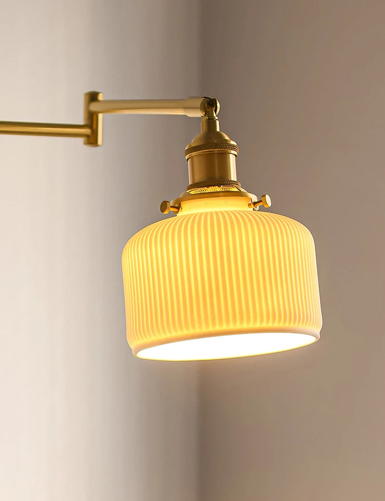 lampe de chevet murale en bois nordique avec abat jour céramique adjustable - vue 4 sur 7