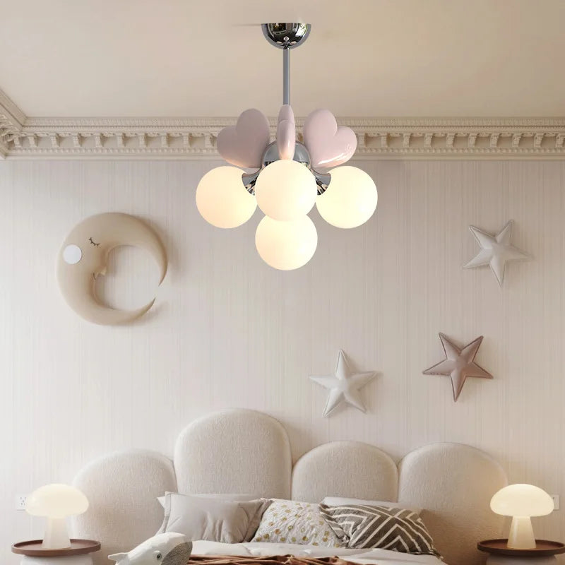 lustre de princesse avec bulle en forme de cœur pour chambre d'enfant - vue 6 sur 11