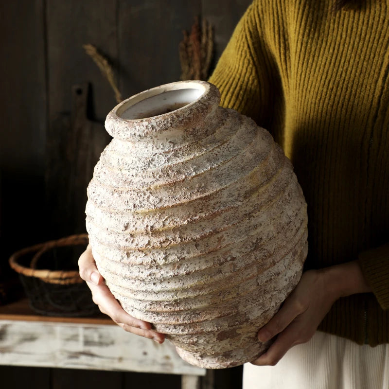 vase rétro en argile brute style vintage fait main décoration artisanale