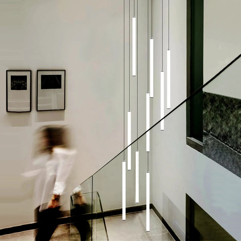 lustre long tube moderne pour villa nordique et hall d'exposition