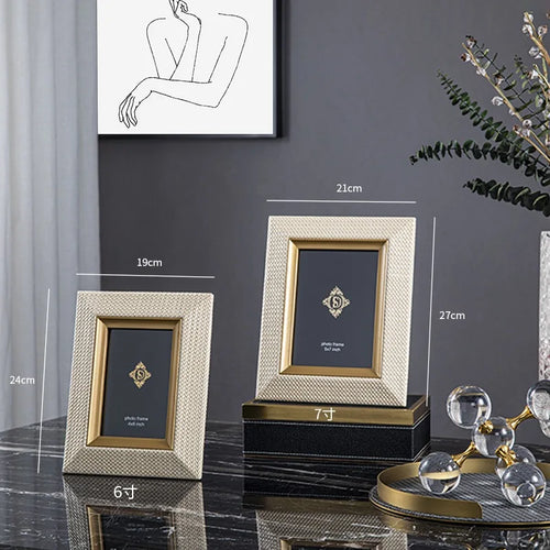 cadre photo en métal cuir luxe pour bureau et décoration - vue 4 sur 9