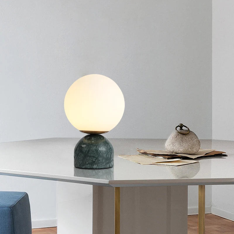 Lampe de table LED en verre et marbre - vue 4 sur 9