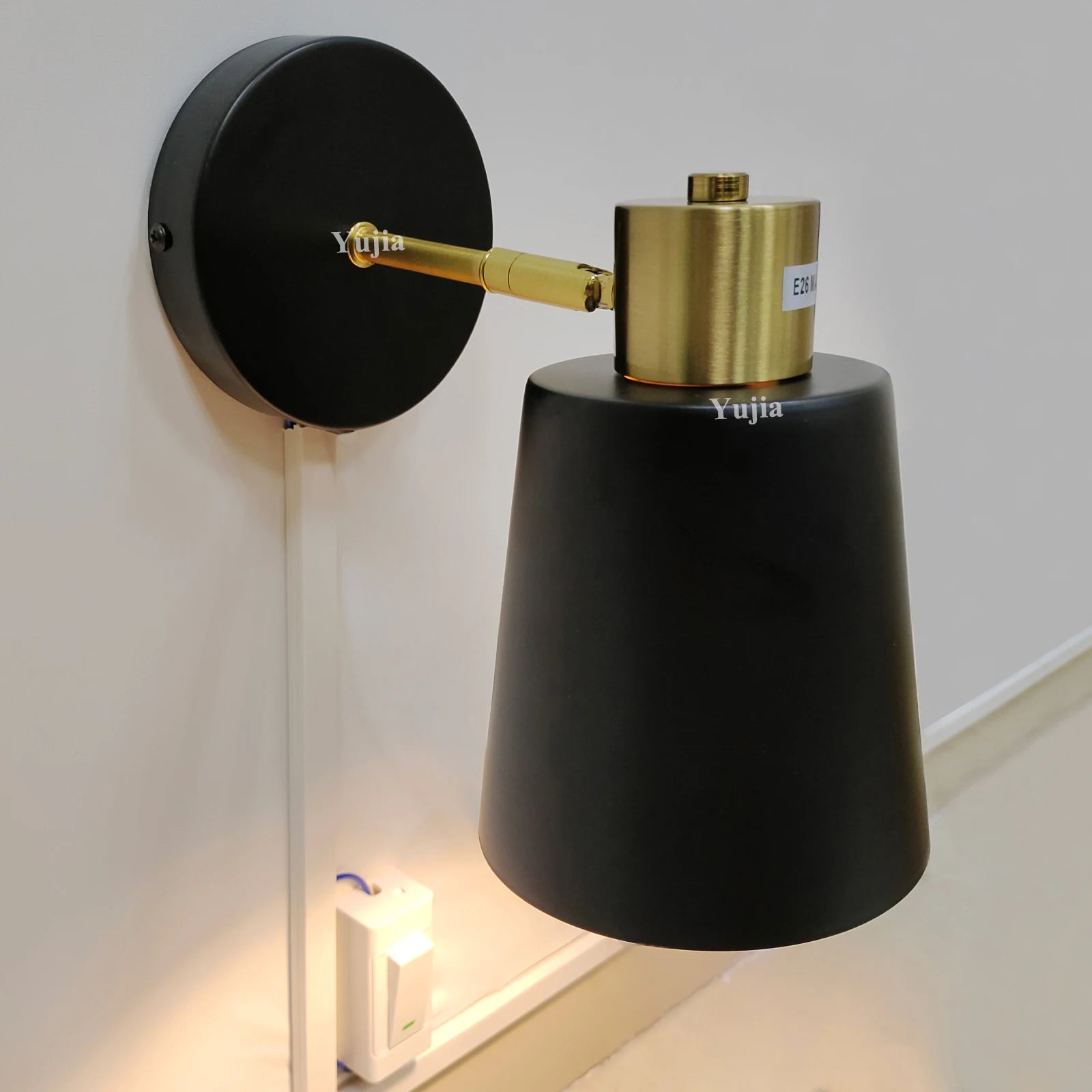 Vintage adjustable wall light for stylish interior lighting - vue 3 sur 9