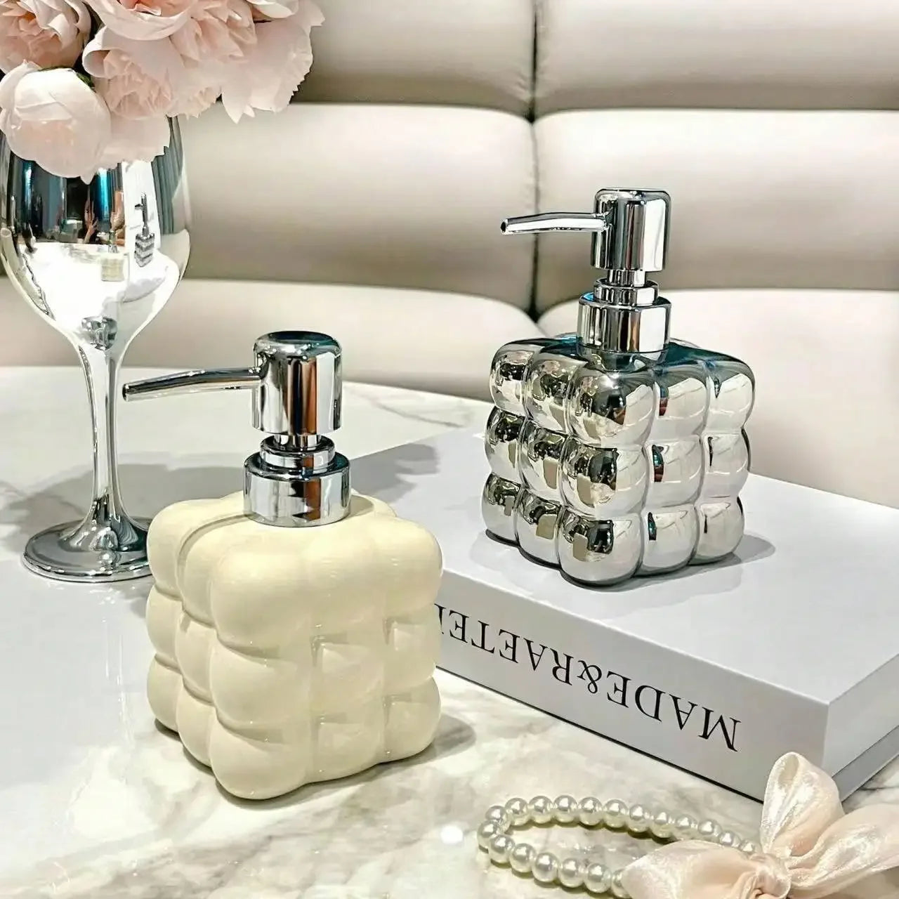 distributeur de savon liquide en céramique pour la salle de bain - vue 3 sur 6