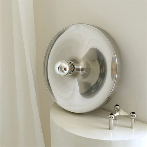 Minimalist designer wall light for modern décor - vue 3 sur 7