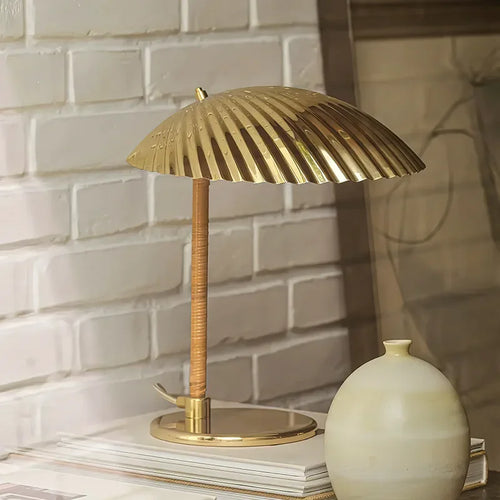 Denmark Designer Vintage Shell High Quality Led Table Lamp Desk Light Copper Chrome Close to Original - vue 2 sur 8