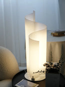 Minimalist desk lamp in clear acrylic and decorative aluminium