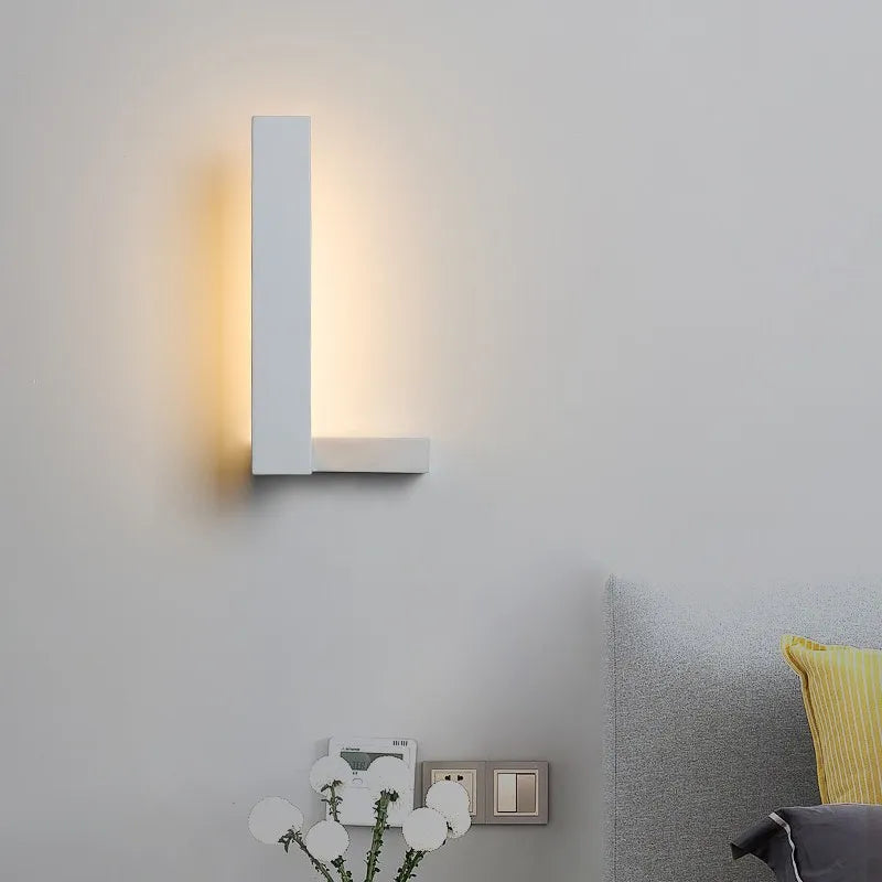 Nordic style minimalist LED wall light for decorative interiors - vue 4 sur 14