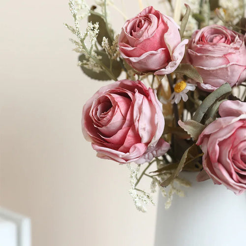 bouquet de roses séchées et pivoines pour décoration rétro automnale - vue 5 sur 13