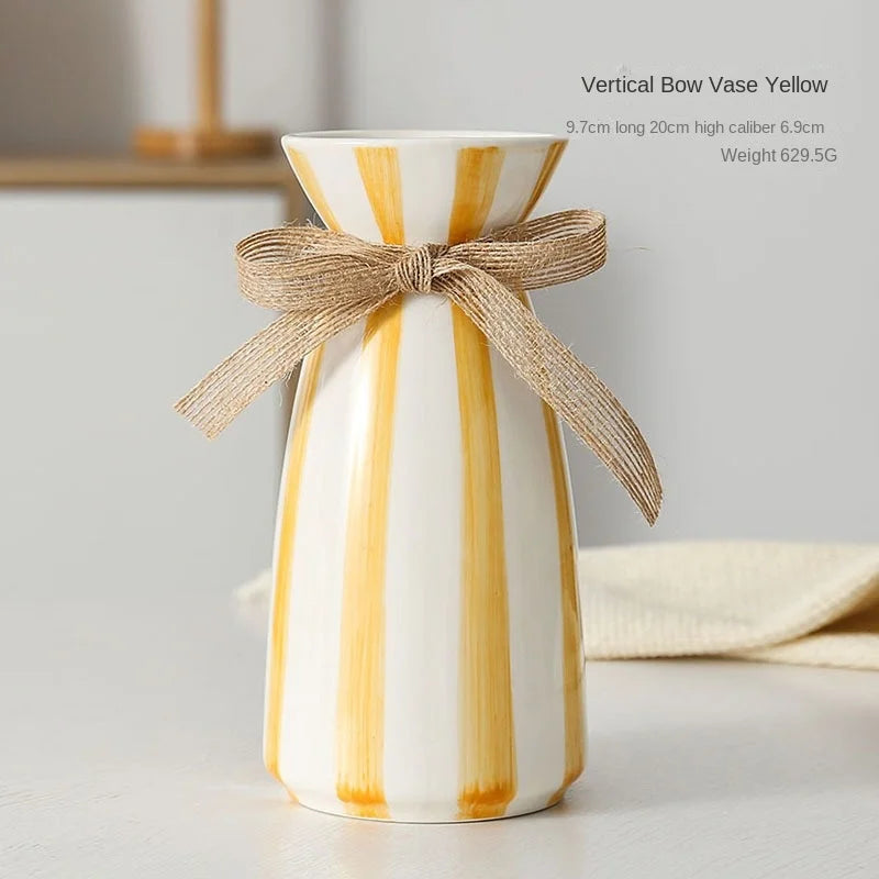 vase en céramique moderne avec nœud pour fleurs séchées - vue 3 sur 9