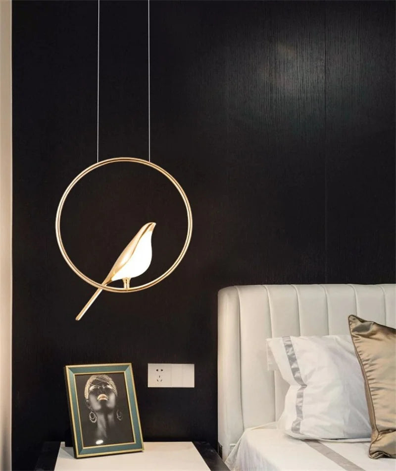 lustre oiseau doré pour décoration intérieure style nordique - vue 3 sur 16