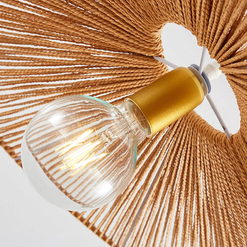 lampe suspendue en rotin tissé style sud-est asiatique