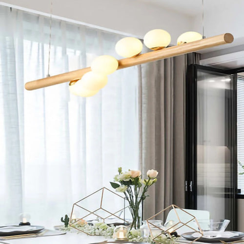 Lustre suspendu en bois massif avec boules de verre blanc lait - vue 3 sur 11