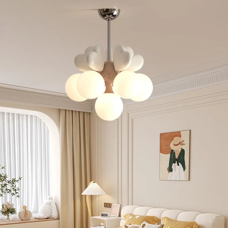 lustre de princesse avec bulle en forme de cœur pour chambre d'enfant - vue 3 sur 11