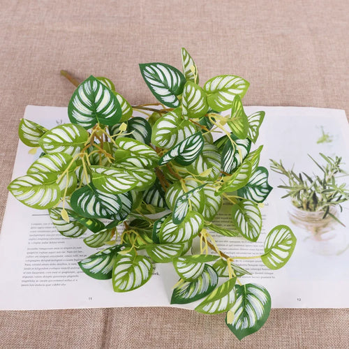 Plastic Artificial Plants For Home Decor, Faux Plants Artificial Wall Grass Jungle Party Supplies Greenery Garden Decoration - vue 4 sur 12