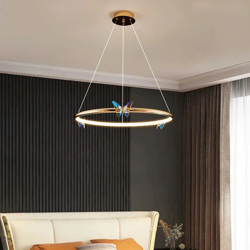 lustre moderne en forme de papillon avec anneau doré décoratif - vue 6 sur 12