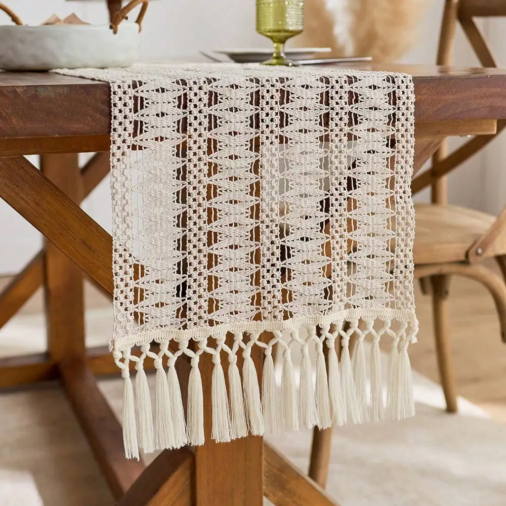 Chemin de table bohème beige pompons motifs géométriques - vue 4 sur 7