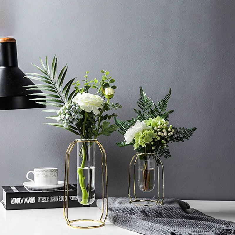 vase géométrique en métal forgé pour décoration moderne - vue 7 sur 8