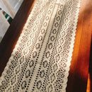 Chemin de table dentelle crochet bohème pompons beige