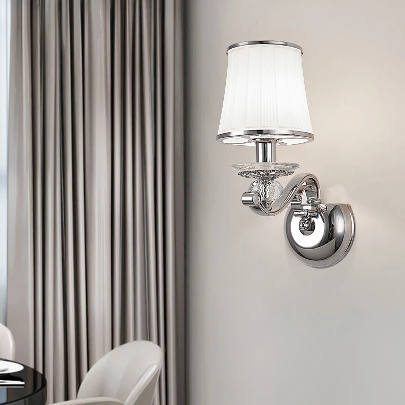 lustre chromé moderne à abat-jours blancs - vue 6 sur 16
