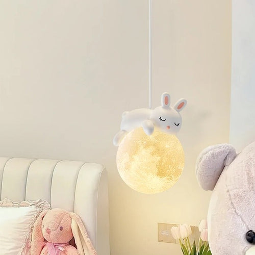 Suspension créative avec boule et lapin ou ours allongé - vue 5 sur 6