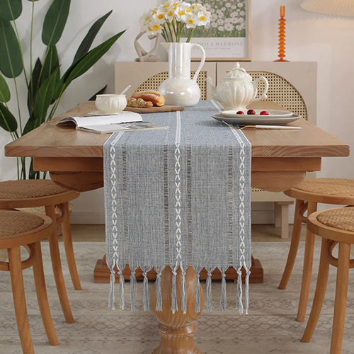 Chemin de table bohème brodé pompons tissés main - vue 7 sur 7